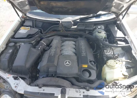 1998 Mercedes-Benz E 430 z USA, uszkodzony, nr VIN WDBJF70FXWA603071